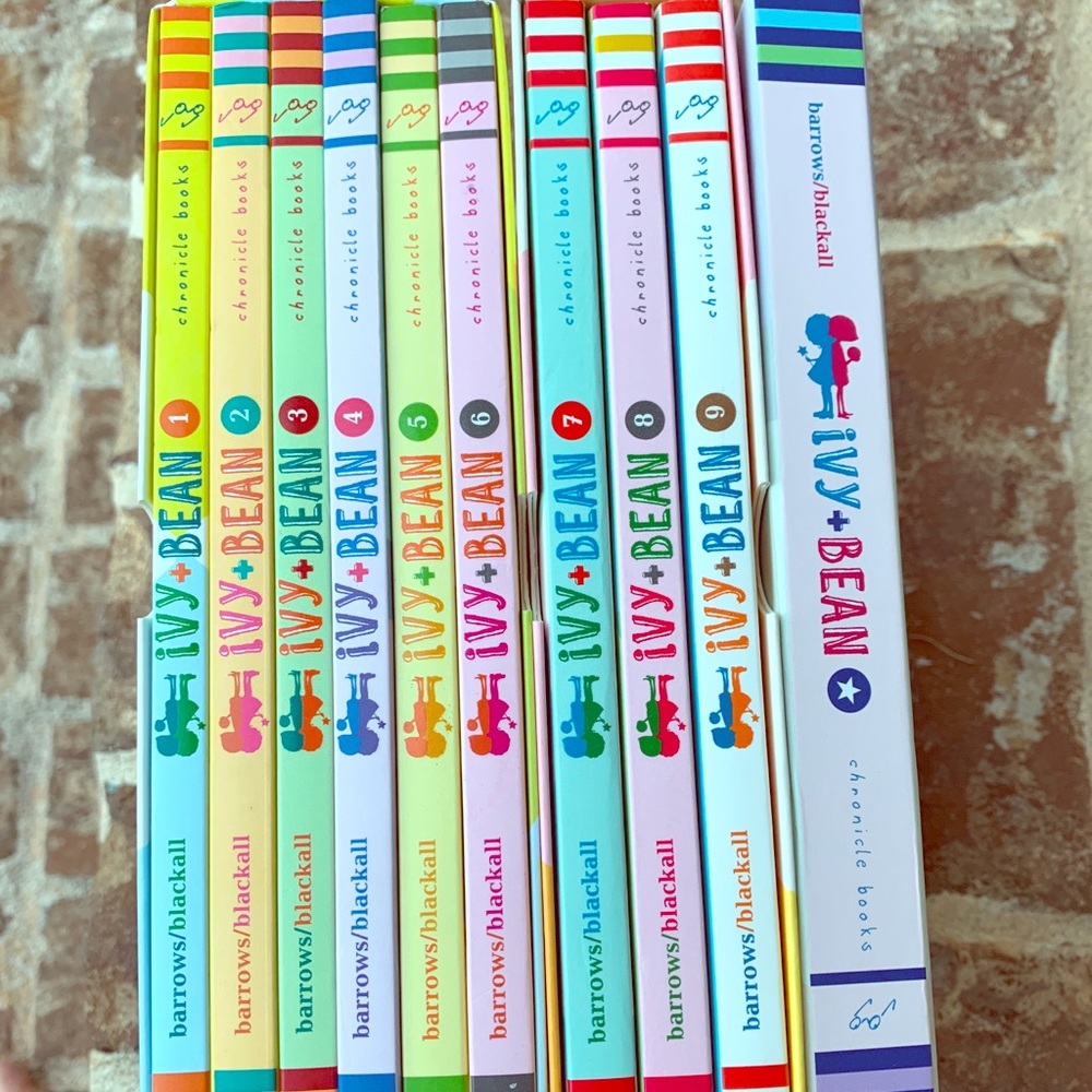 Ivy and Bean: Book Box Set of 10 by Annie Barrows